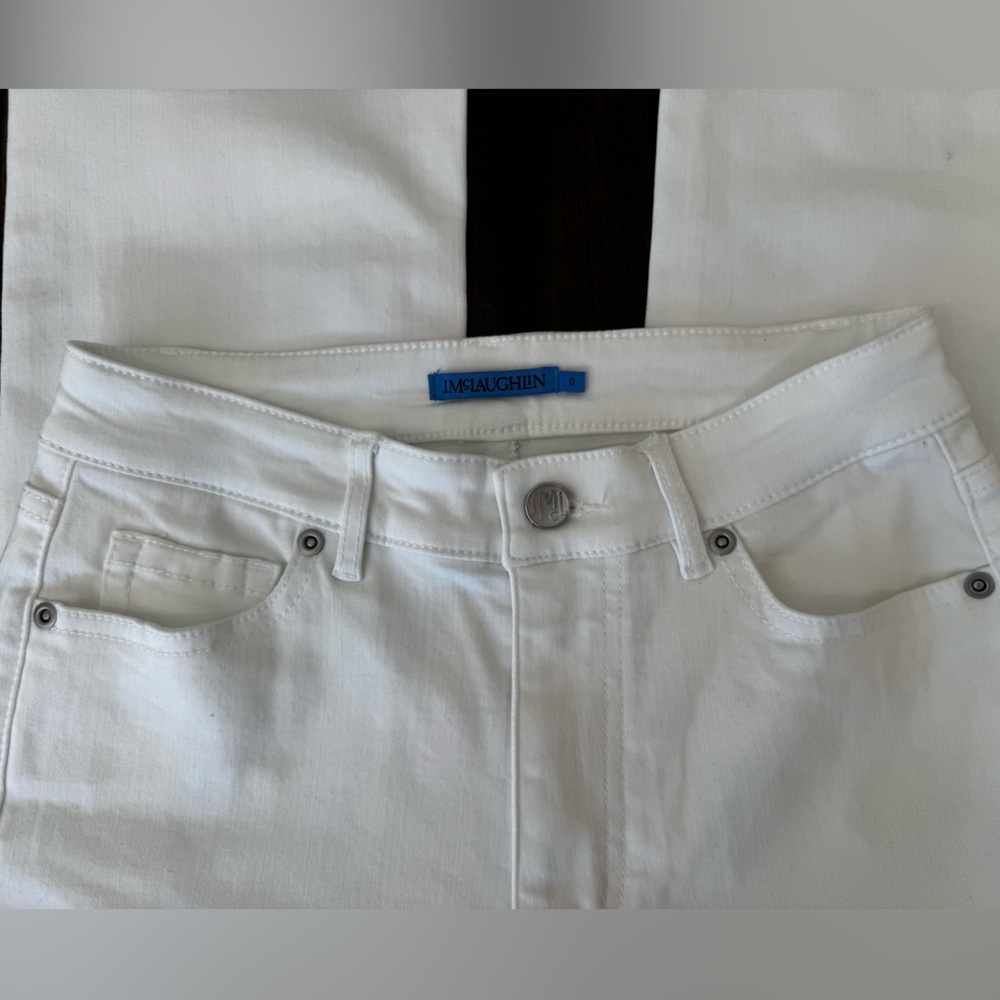 J.McLaughlin White super Stretchy Jeans SZ 0
Women’s White Flare Jeans EUC - Picture 8 of 9